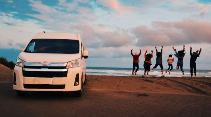 Layanan tour group keluarga bersama Rent Car semarang